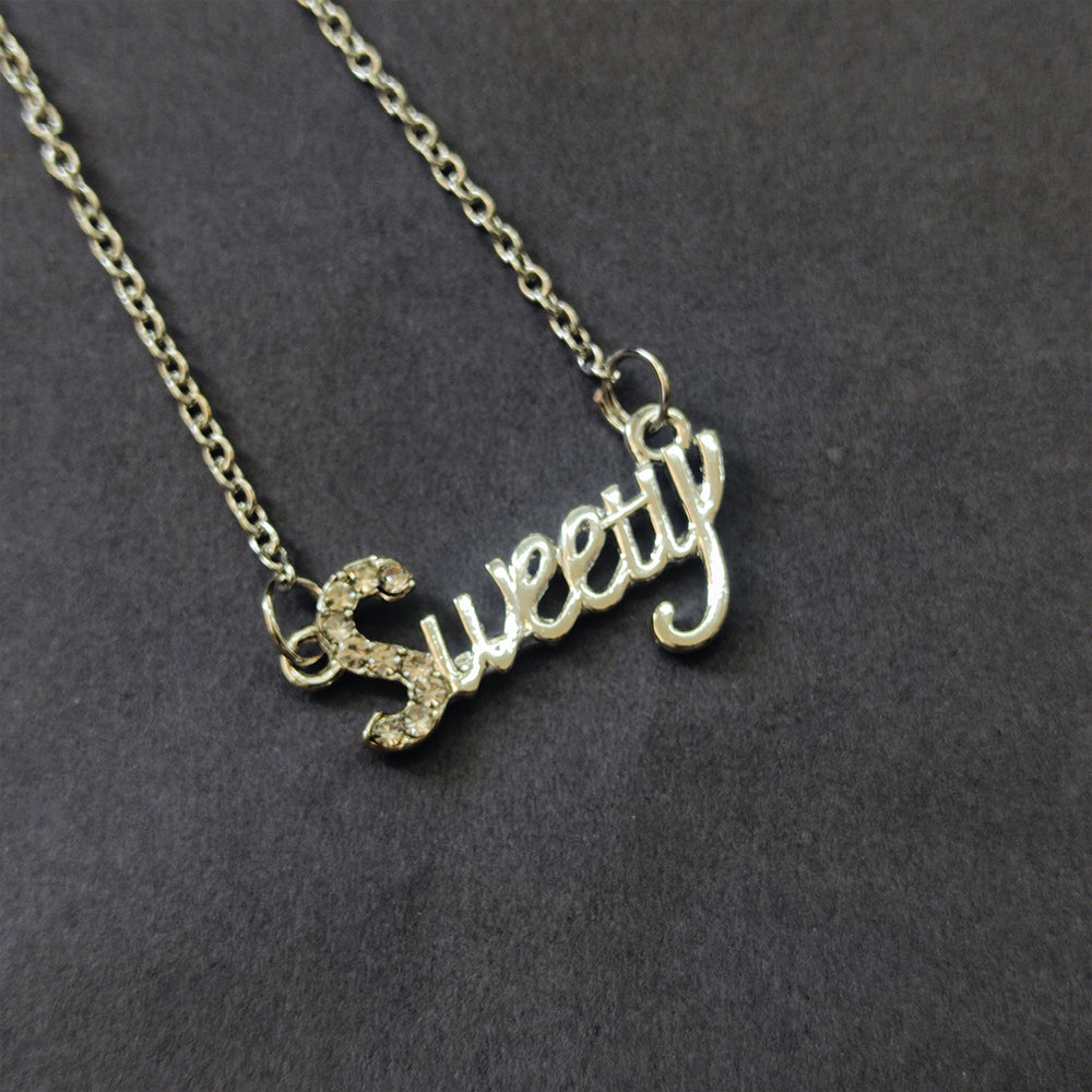 JewelMaze Silver Plated 'Sweety 'Chain Pendant