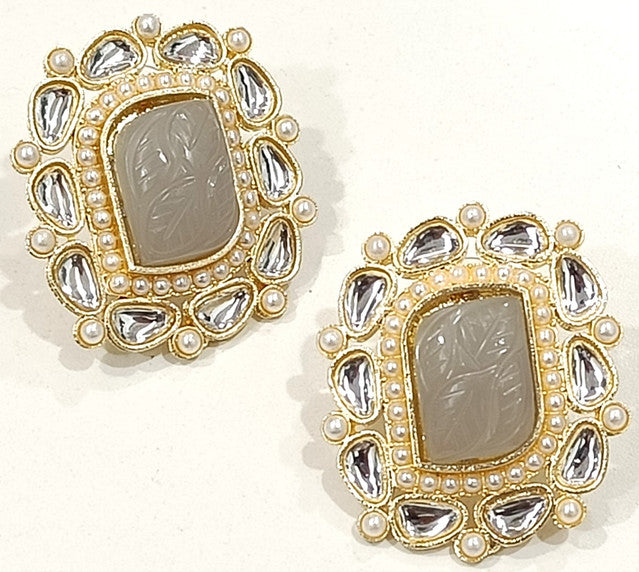 JewelMaze Gold Plated Kundan Stone Stud Earrings - 10161107GY