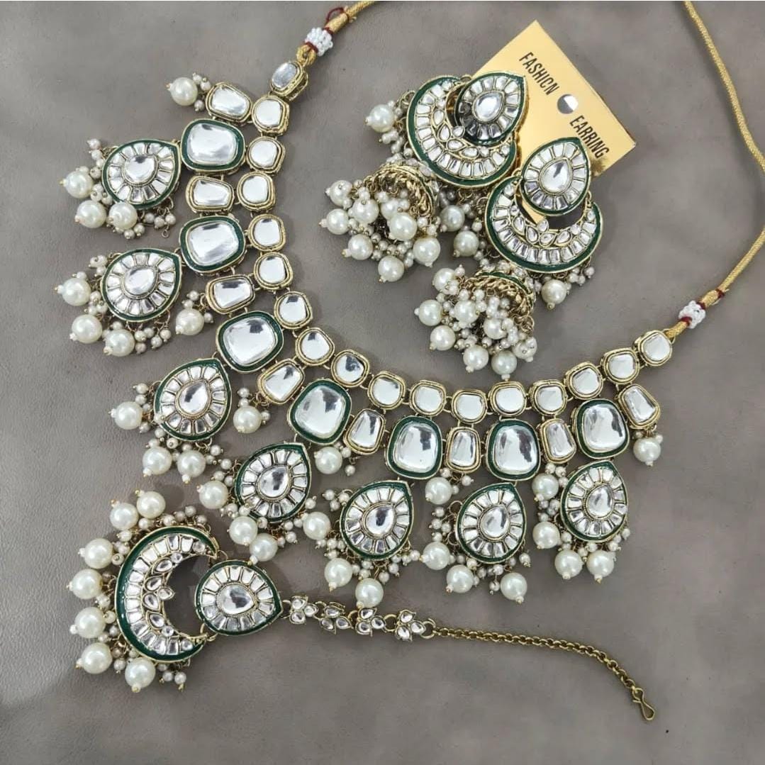 JewelMaze Gold Plated Kundan Stone And Beads Necklace Set - 10731313PK