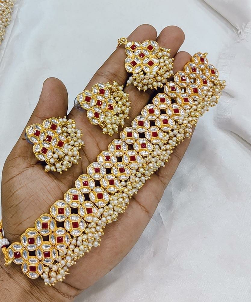 JewelMaze Gold Plated Kundan Stone And Pearls Choker Necklace Set - 10731320GR