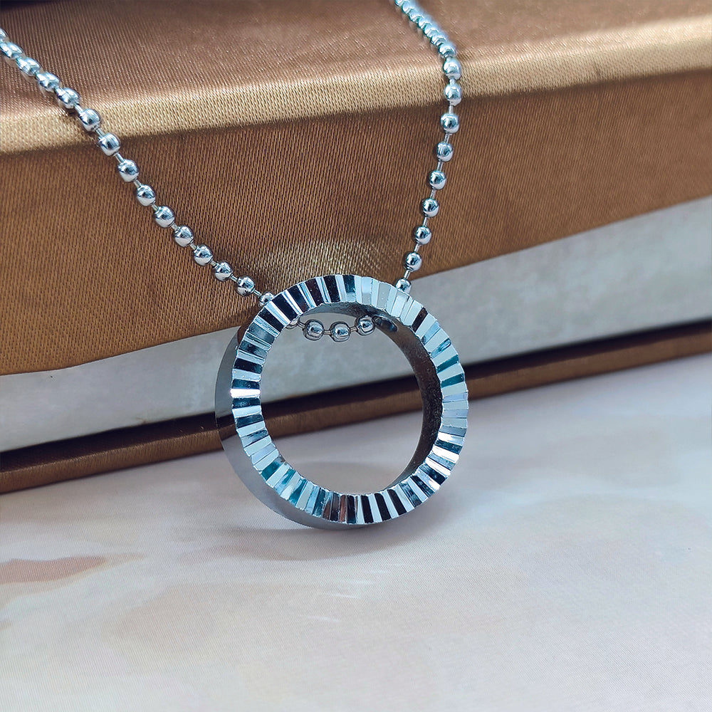 JewelMaze Round Shape Circle Ring Chain Pendant