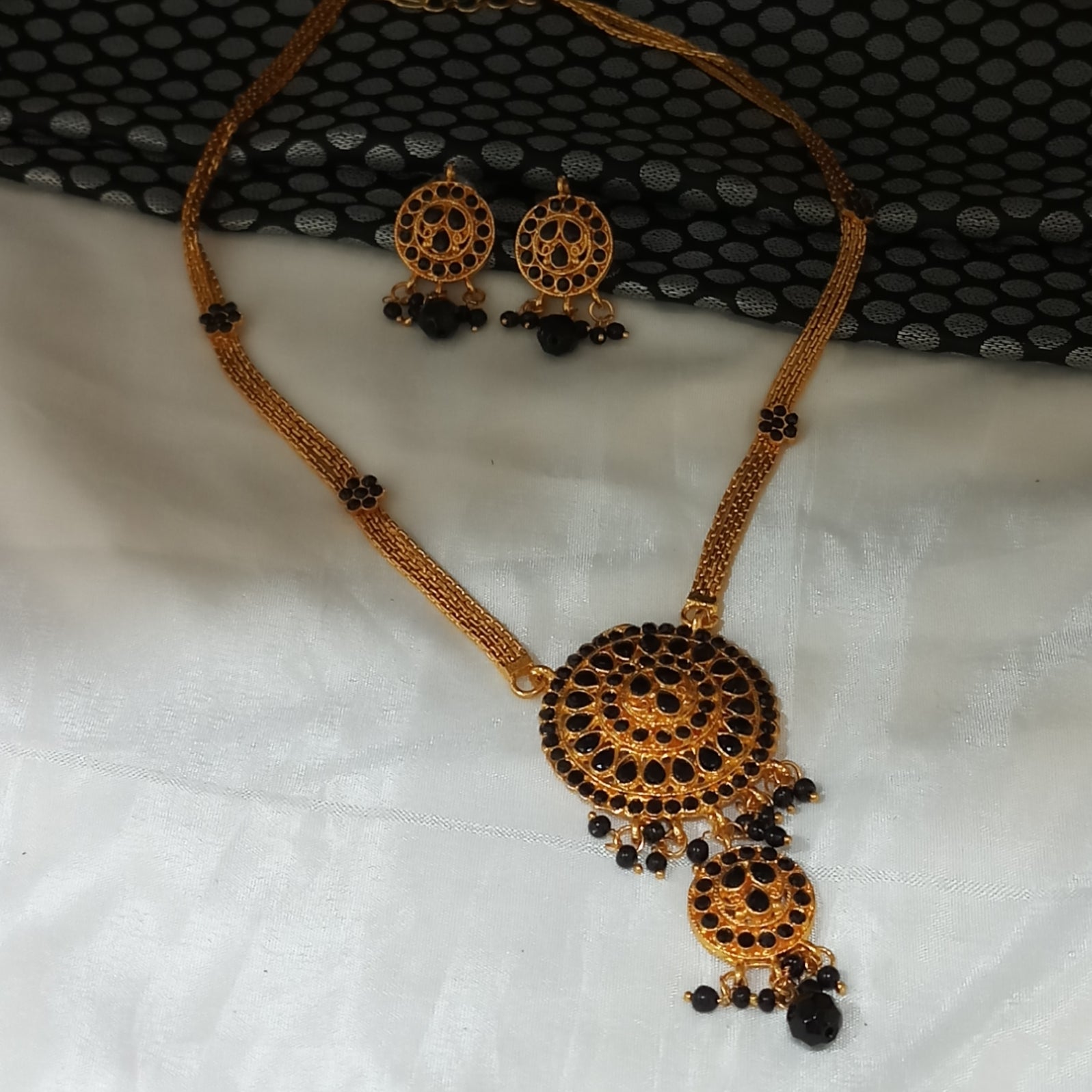 JewelMaze Gold Plated Black Austrian Stone Necklace Set