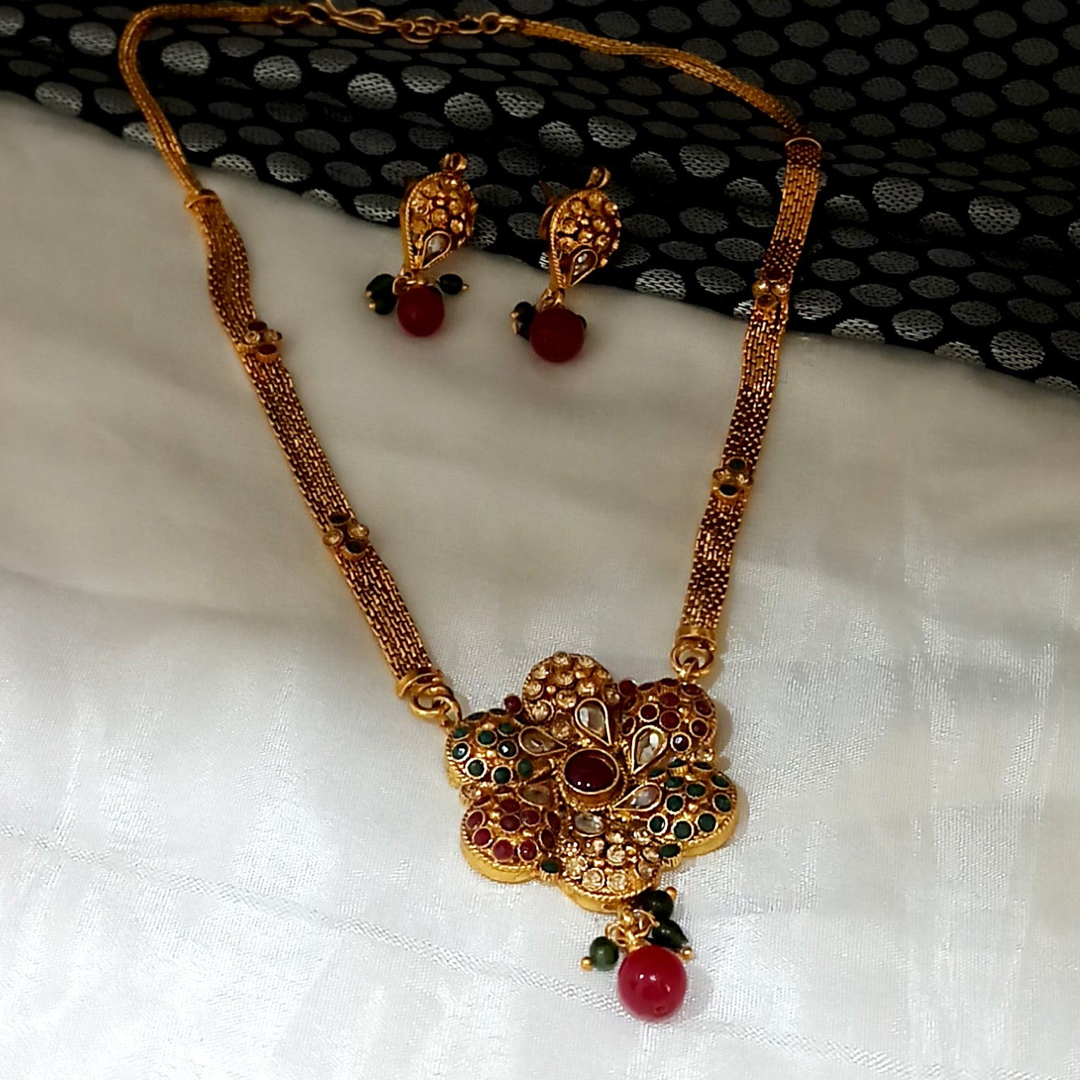 JewelMaze Gold Plated Green Austrian Stone Necklace Set