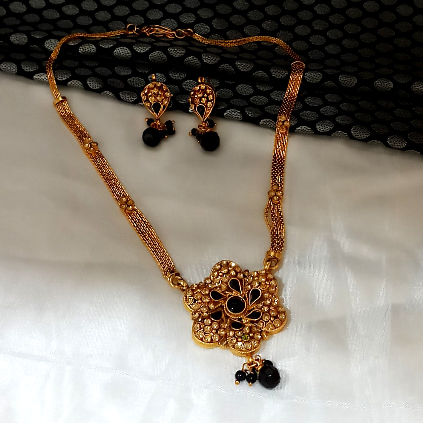 JewelMaze Gold Plated Brown Austrian Stone Necklace Set