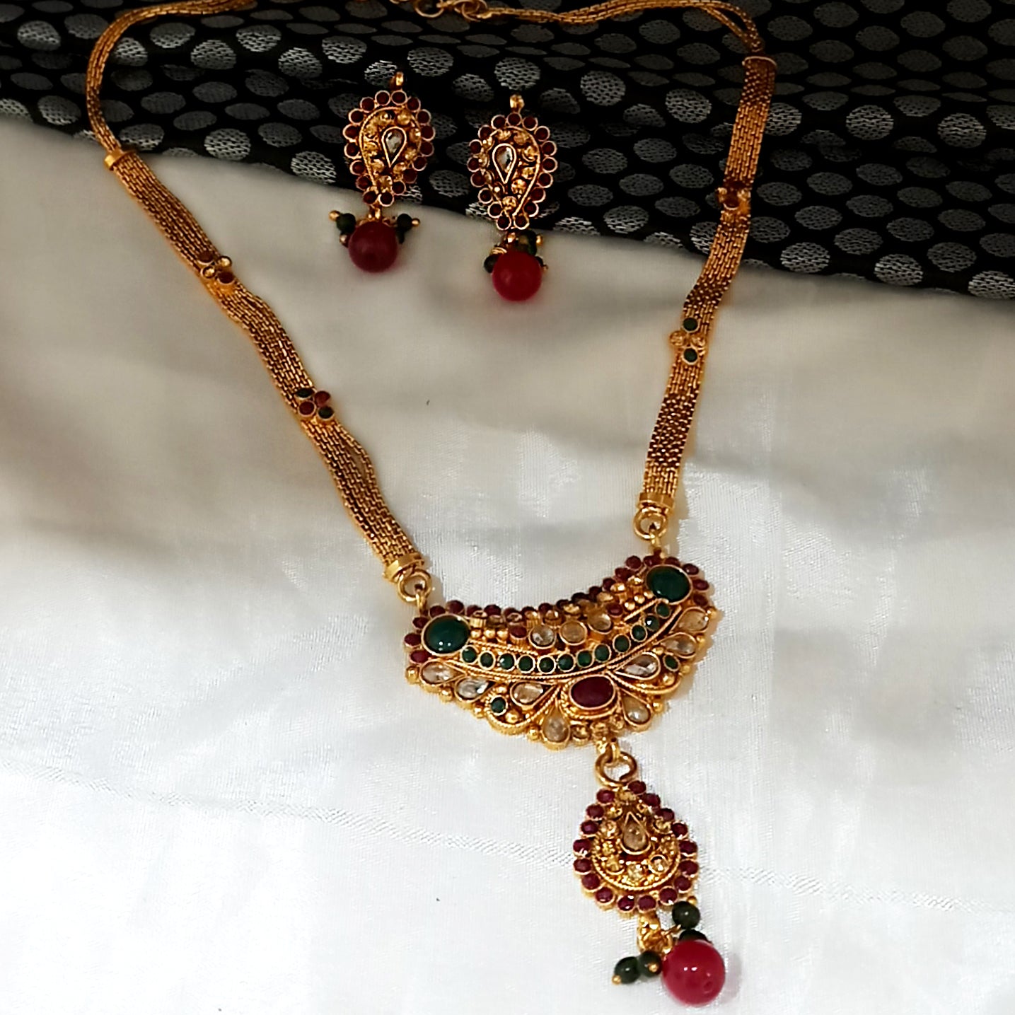 JewelMaze Gold Plated Green Austrian Stone Necklace Set