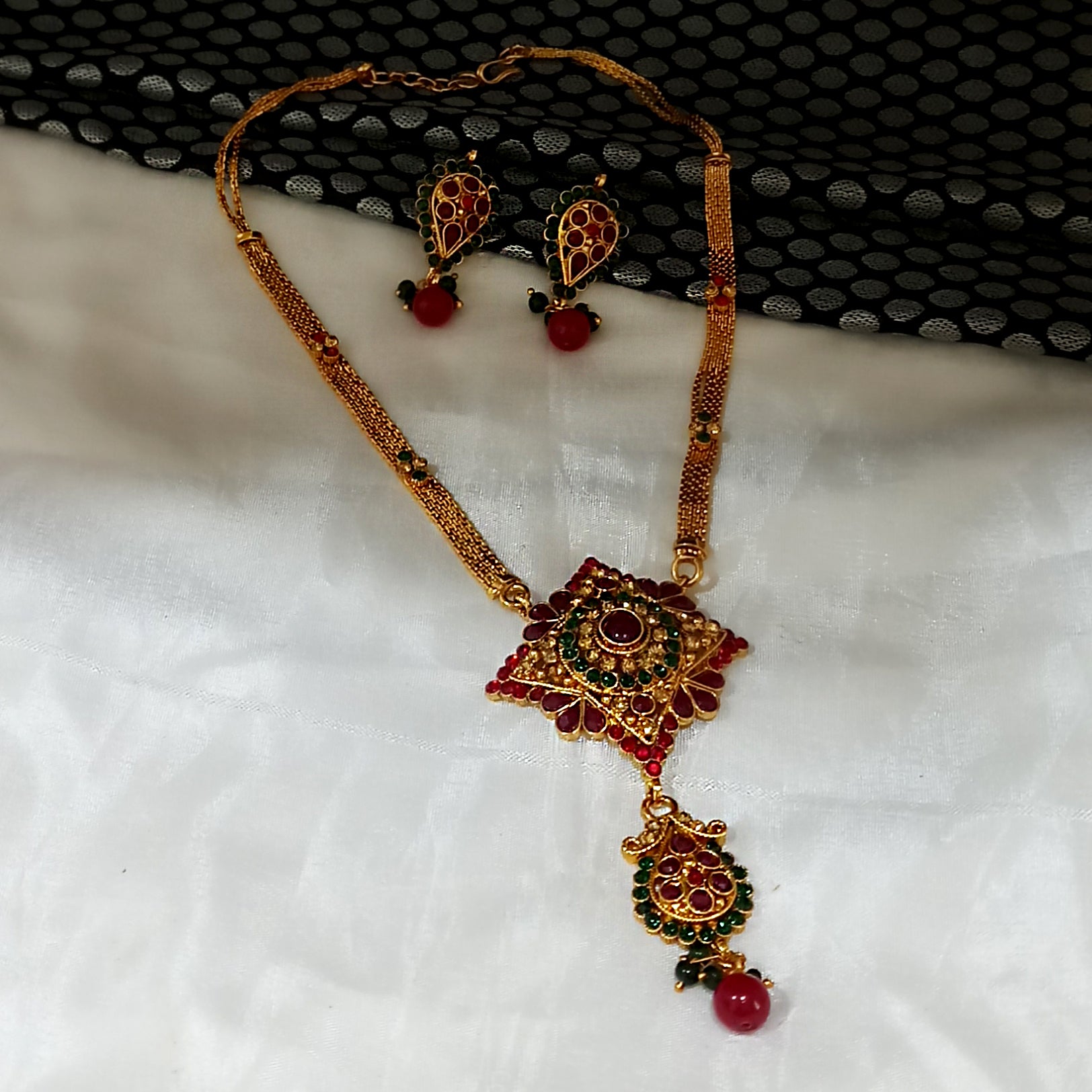 JewelMaze Gold Plated Green Austrian Stone Necklace Set