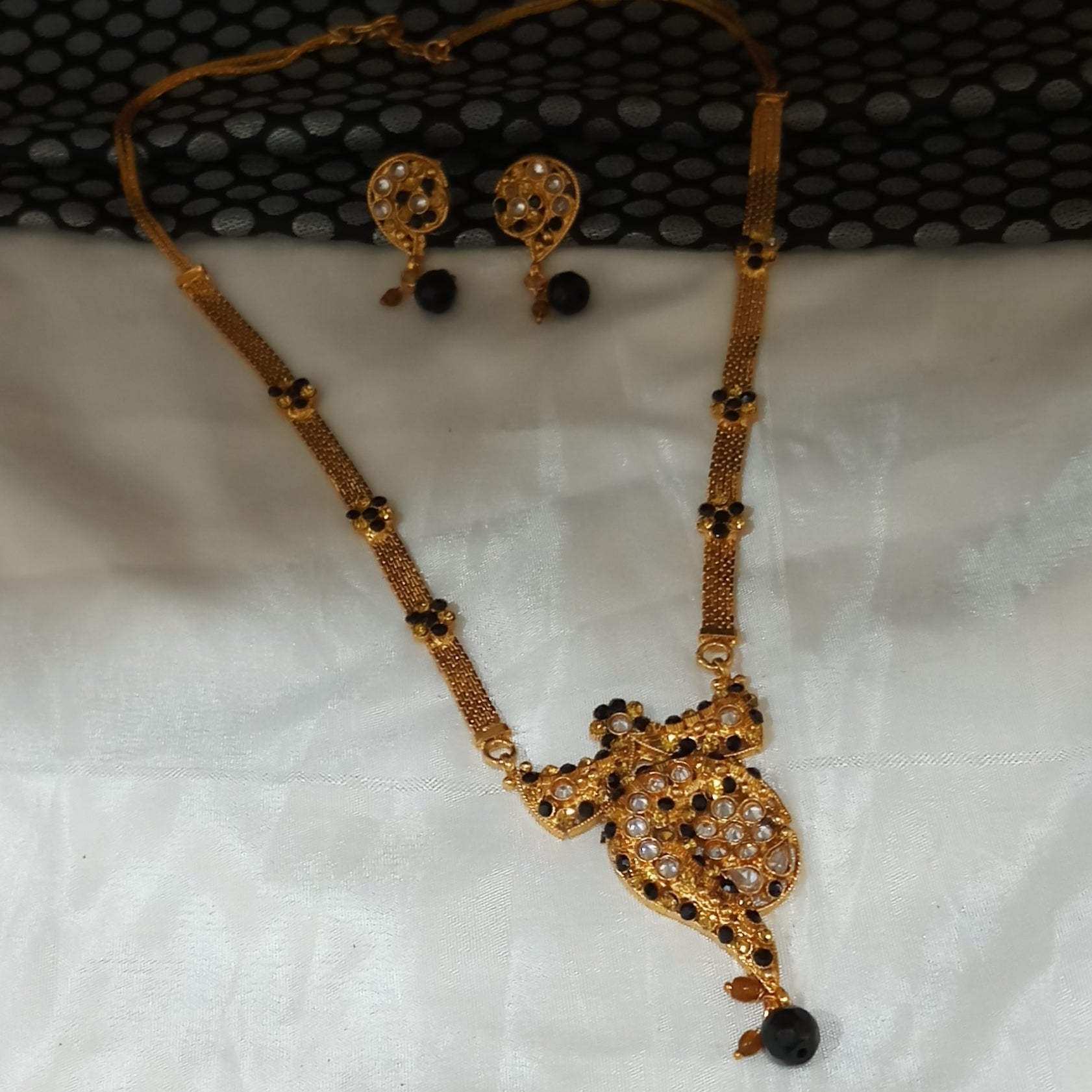 JewelMaze Gold Plated Black Austrian Stone Necklace Set