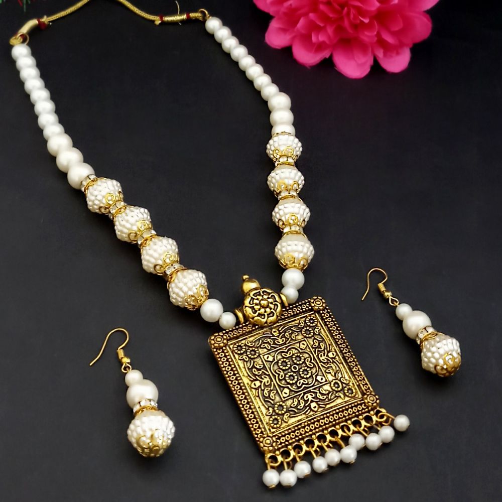 JewelMaze Ethnic Pearl & Gold Plated Square Pendant Necklace Set