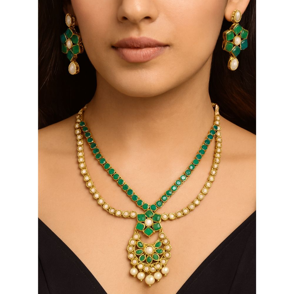 JewelMaze Gold Plated Green Kundan Stone Necklace Set