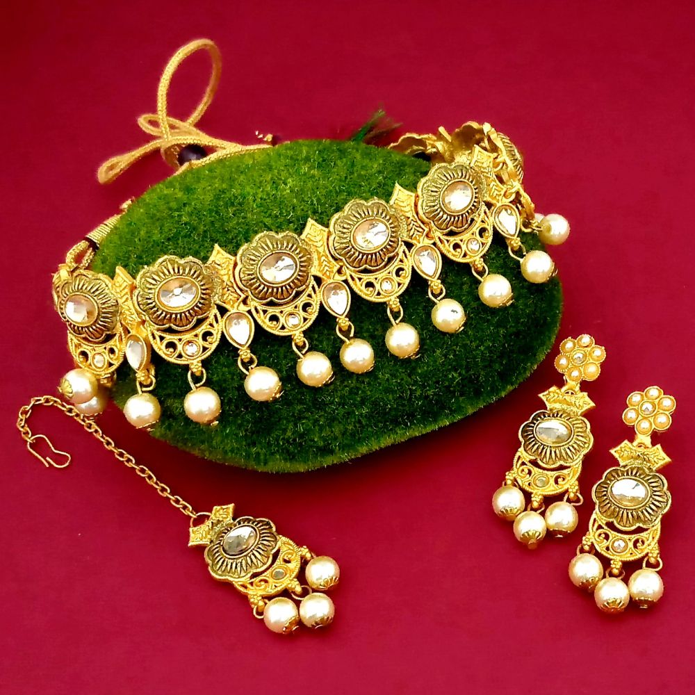 JewelMaze Traditional Crystal And Pearl Choker Necklace Set