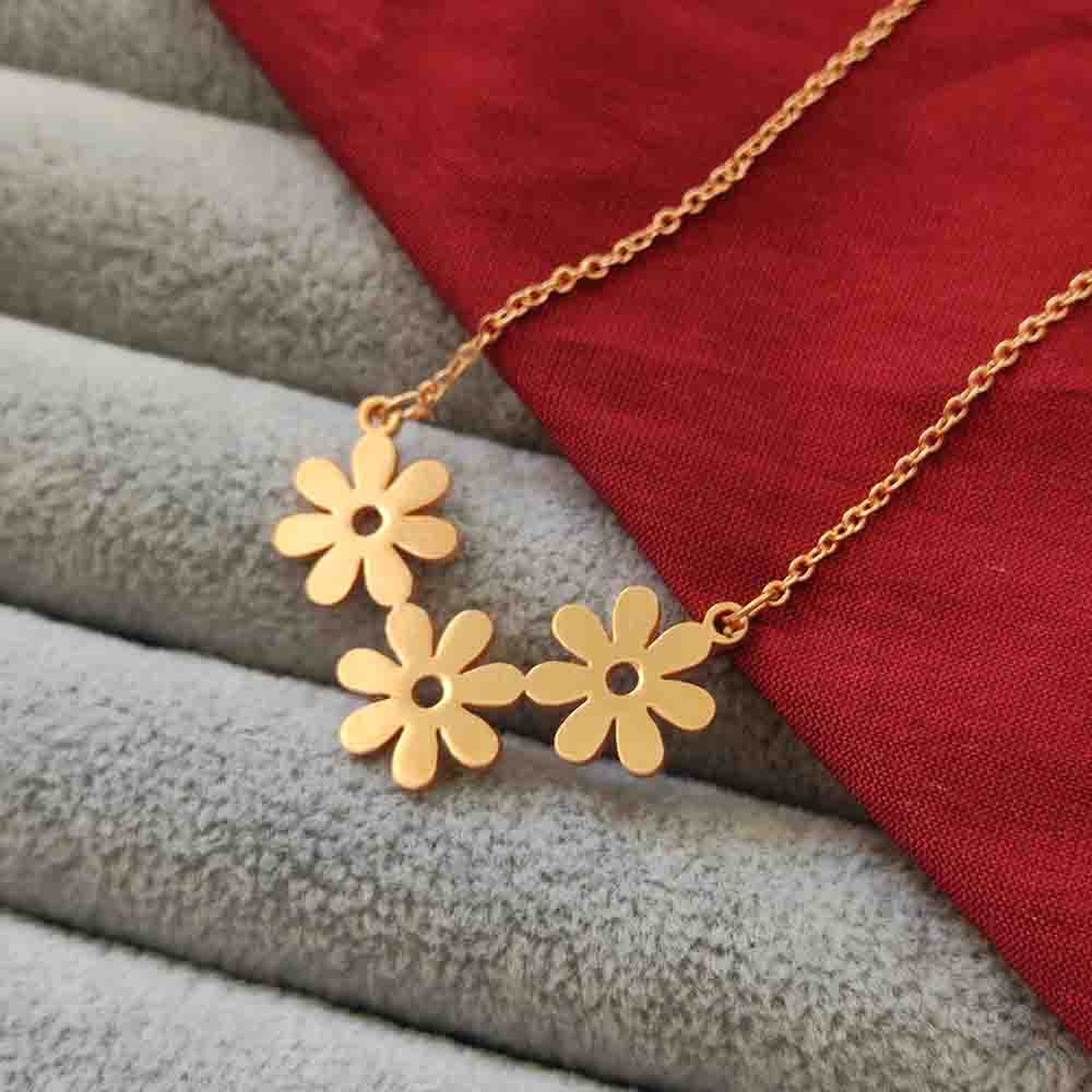 JewelMaze Flower Shape Chain Pendant - 113114612RG