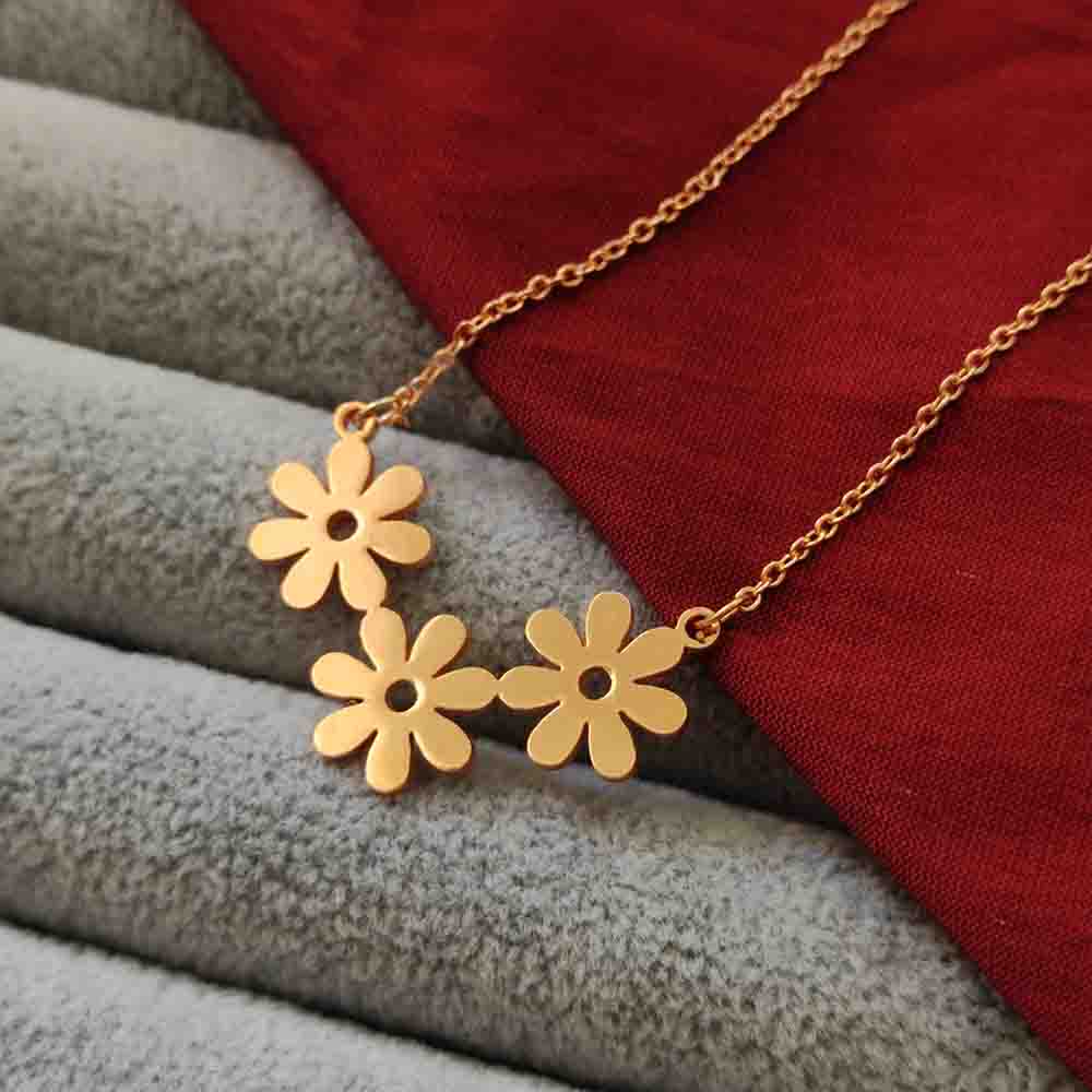 JewelMaze Flower Shape Chain Pendant - 113114612RG
