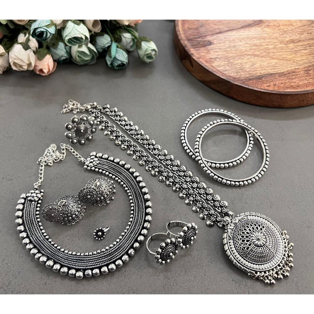 JewelMaze Oxidised Plated Jewellery Set - 113114735