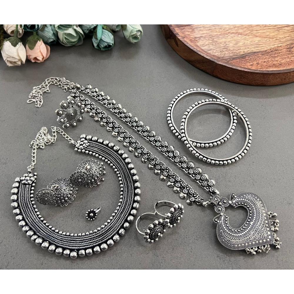 JewelMaze Oxidised Plated Jewellery Set - 113114736