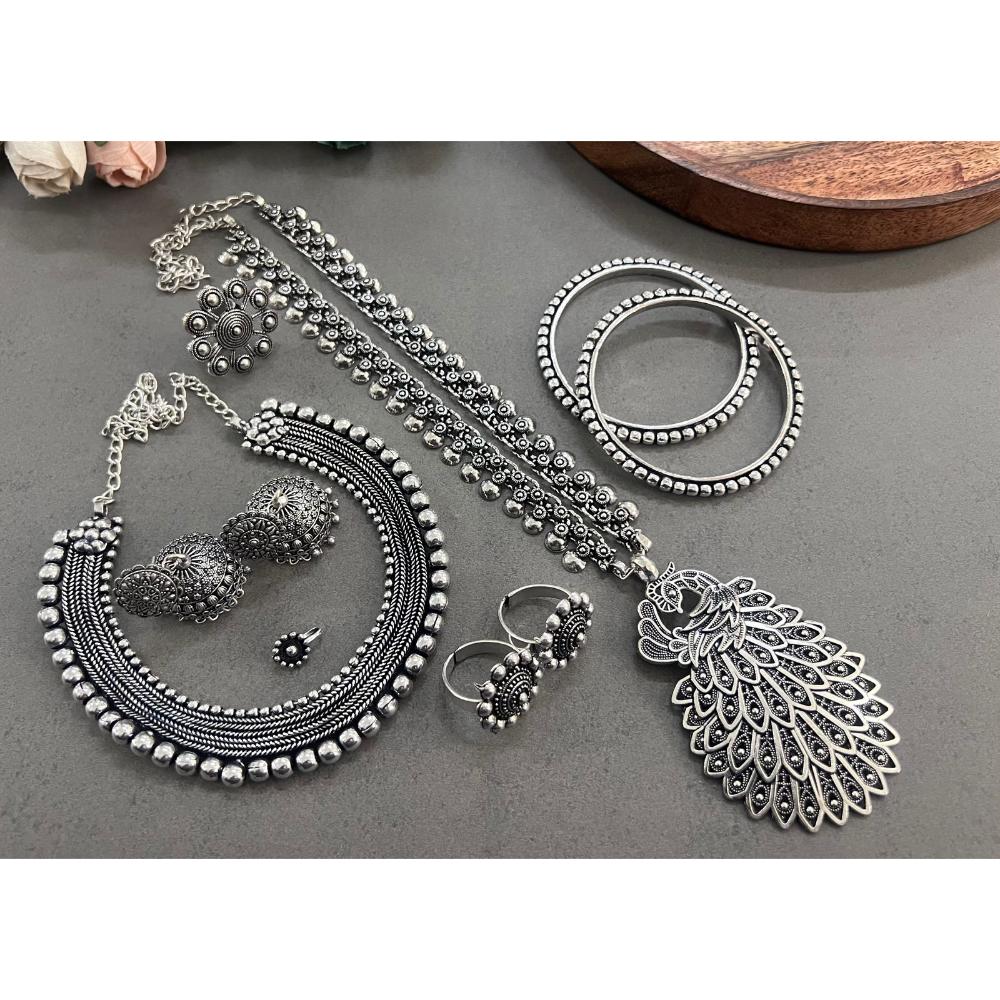 JewelMaze Oxidised Plated Jewellery Set - 113114737