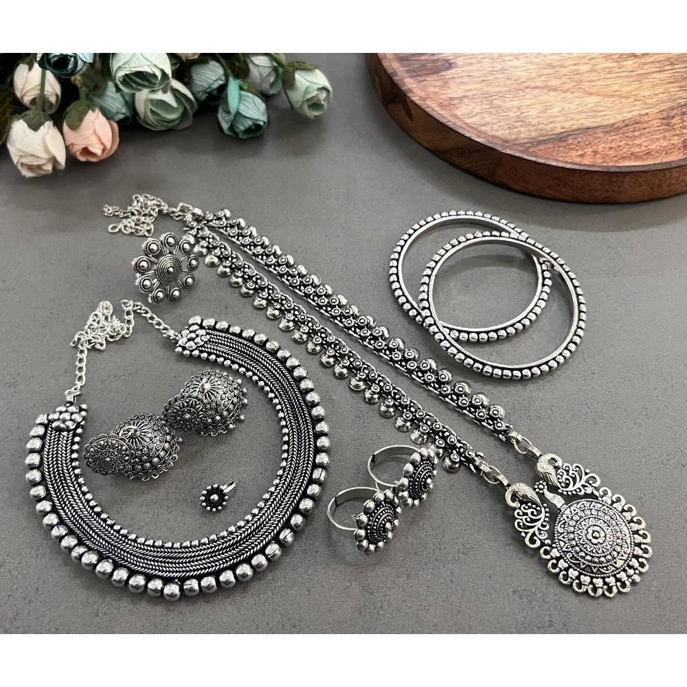 JewelMaze Oxidised Plated Jewellery Set - 113114738