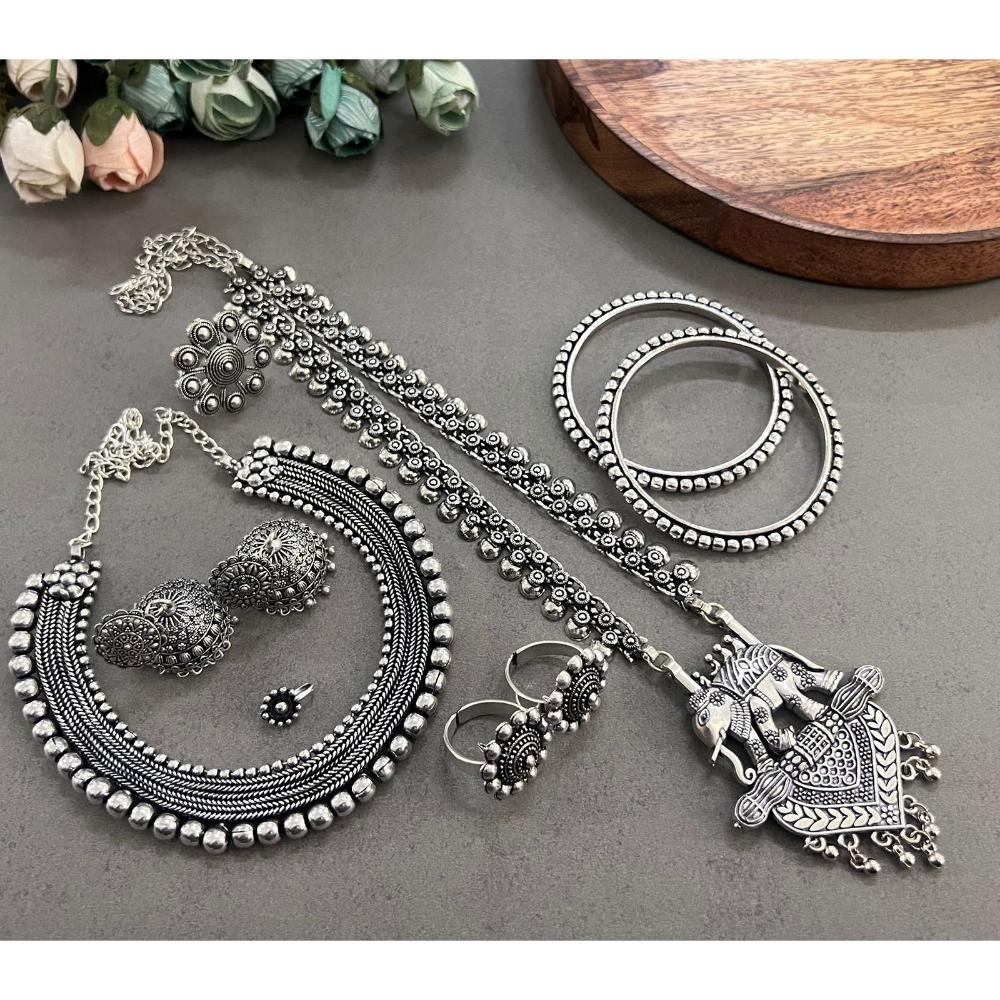 JewelMaze Oxidised Plated Jewellery Set - 113114739