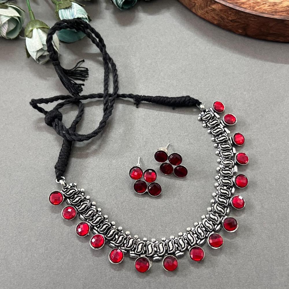 JewelMaze Oxidised Plated Red Kundan Neclace Set - 113114749