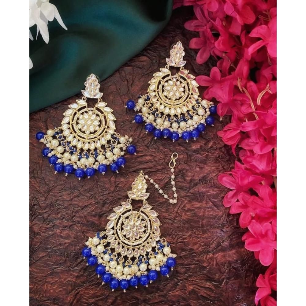 JewelMaze Black Beads & Kundan Dangler Earrings With Maang Tikka