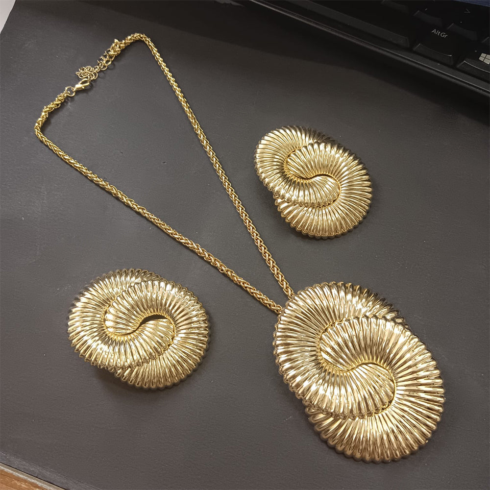 JewelMaze Demi Fine Anti Tarnish Floral Petal Necklace Set