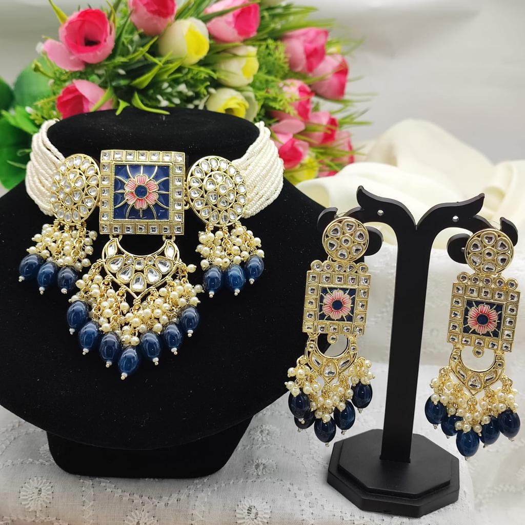 JewelMaze Gold Plated Kundan And Beads Meenakari Choker Necklace Set