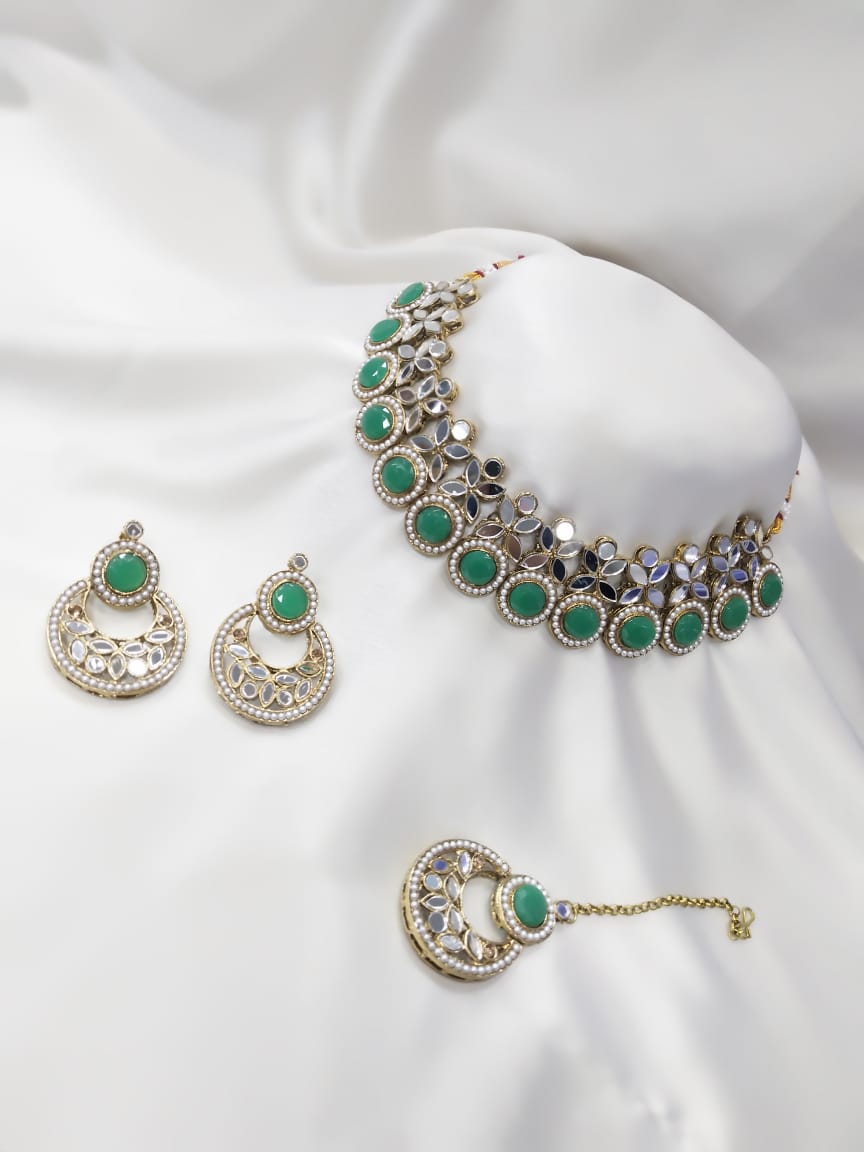 JewelMaze Gold Plated Pota Stone And Mirror Choker Necklace Set - 11374778GR