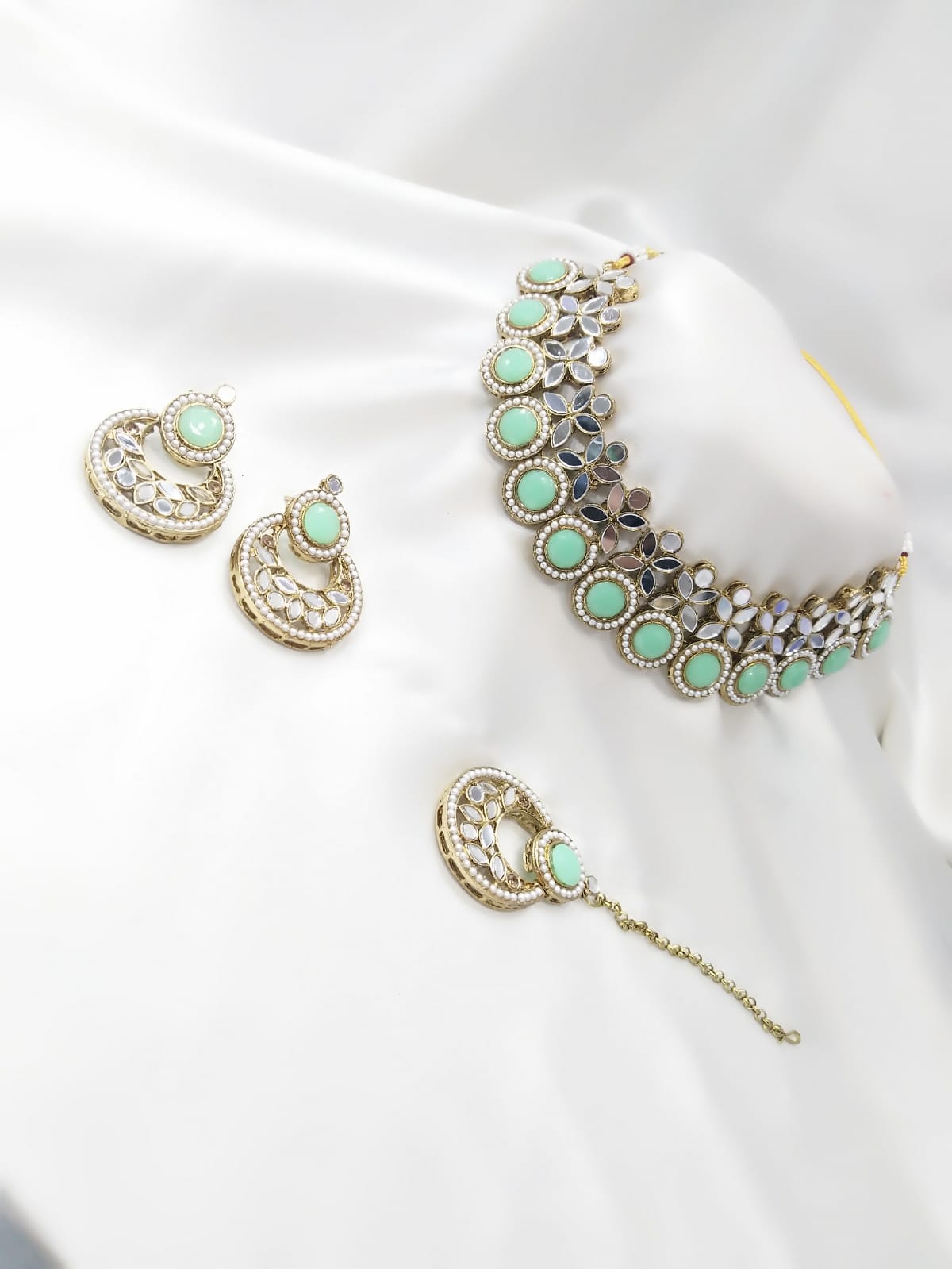 JewelMaze Gold Plated Pota Stone And Mirror Choker Necklace Set - 11374782MG