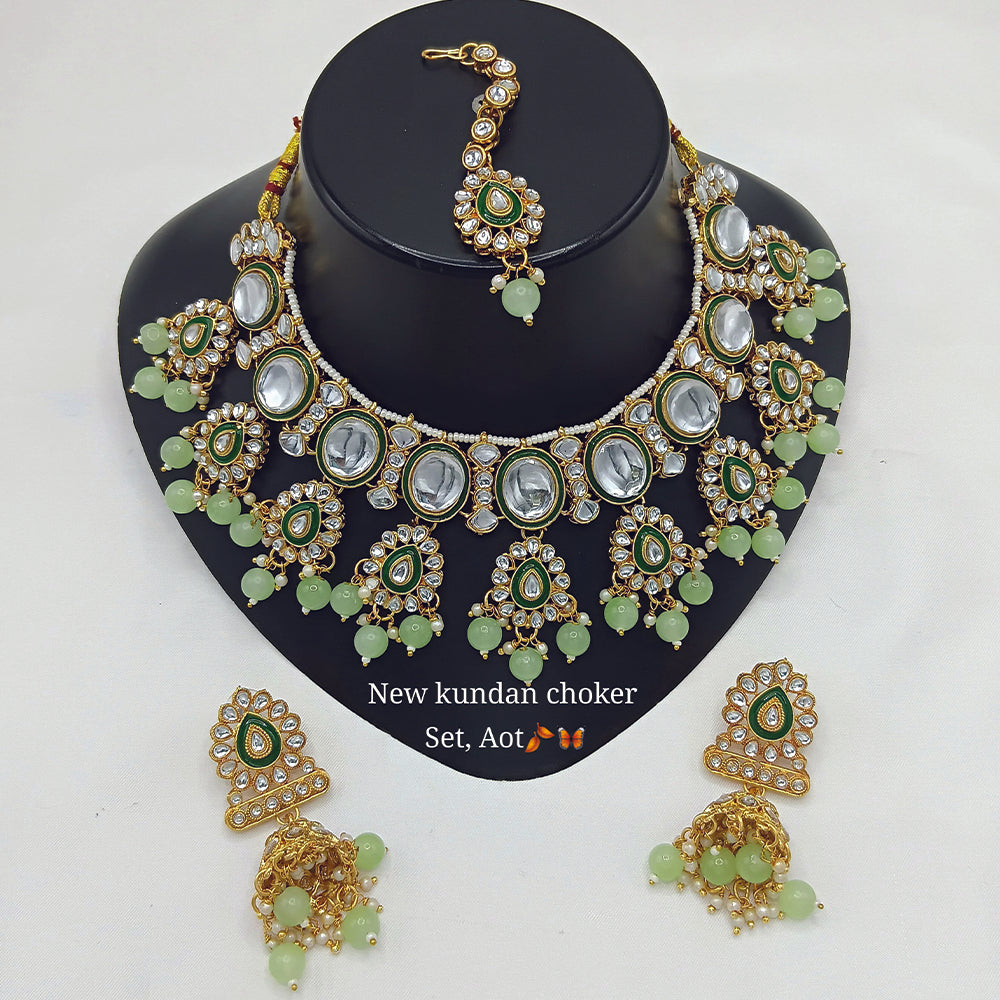 JewelMaze Kundan And Beads Choker Necklace Set With Maang Tikka - 11374797