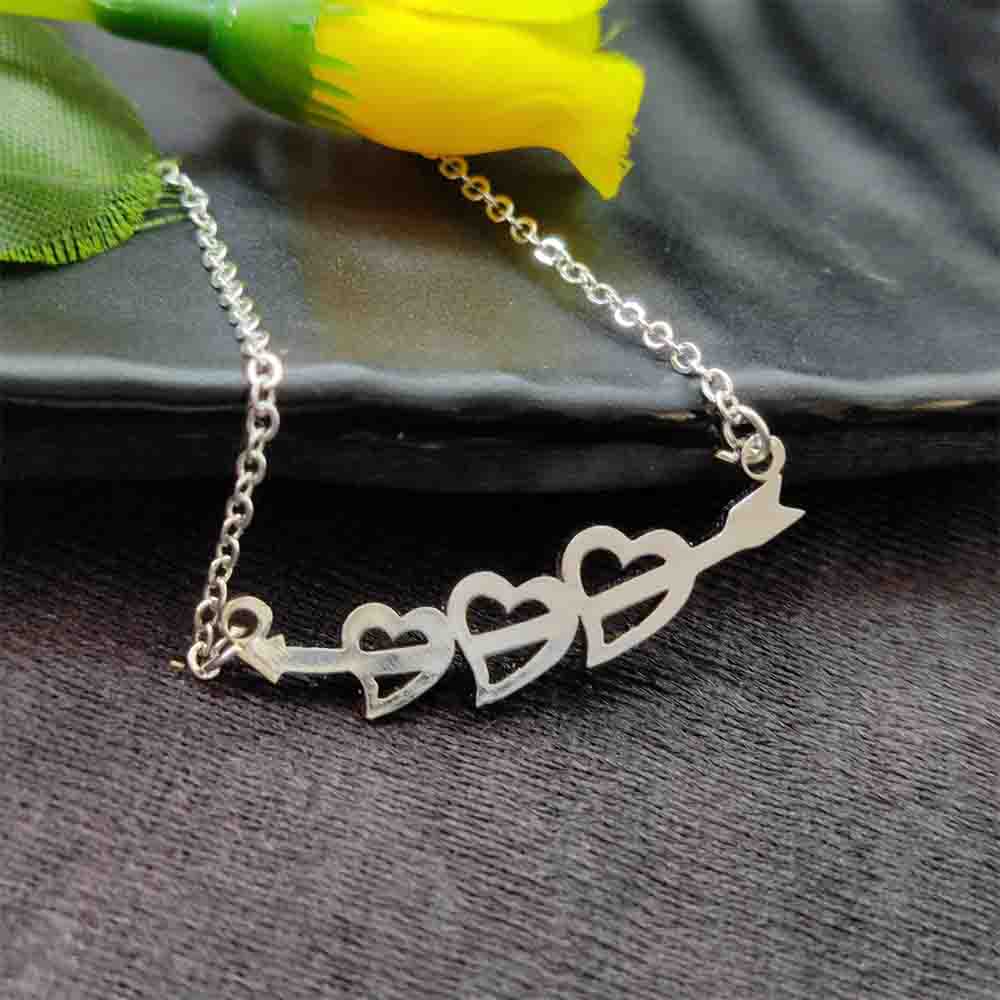 JewelMaze Heart Shape Chain Pendant