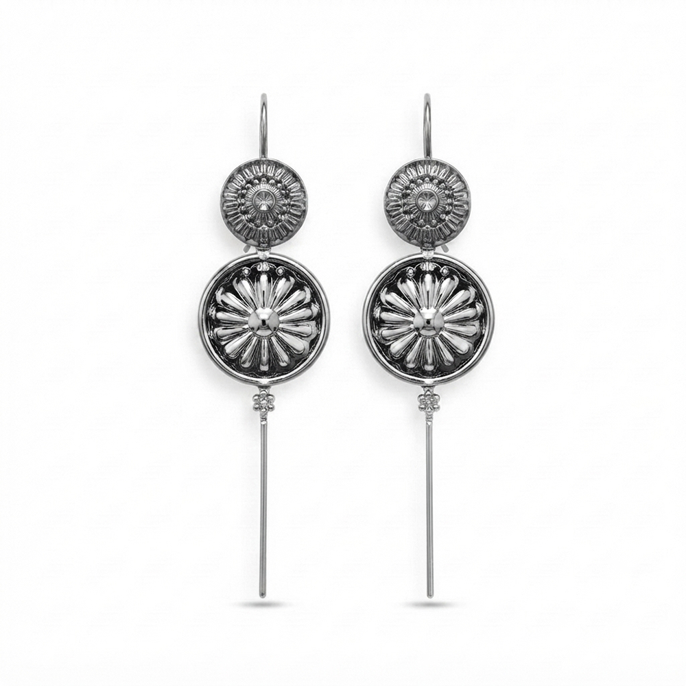 JewelMaze Oxidised Plated Round Ear cuff