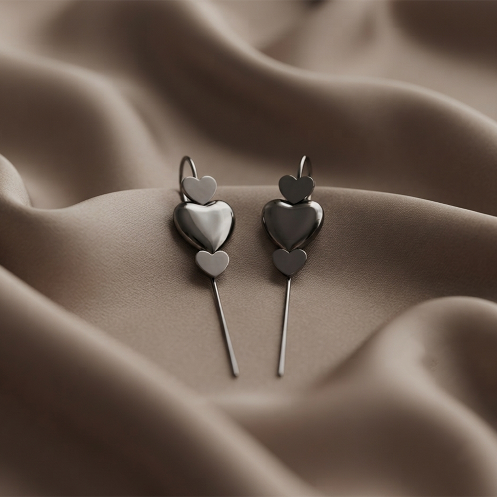 JewelMaze Black Plated Heart Shape Ear cuff