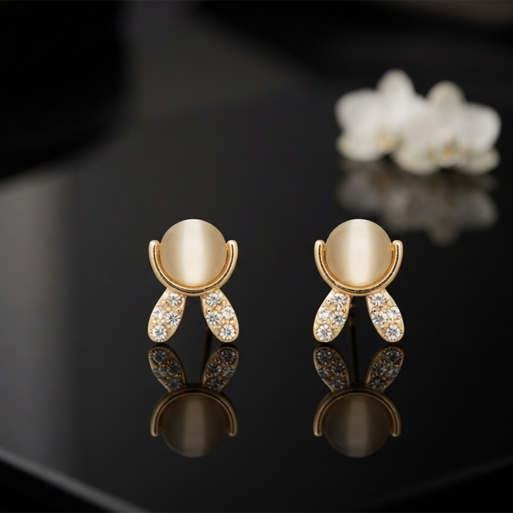 JewelMaze Exclusive Gold Plated Crystal Stone Elegant Earrings