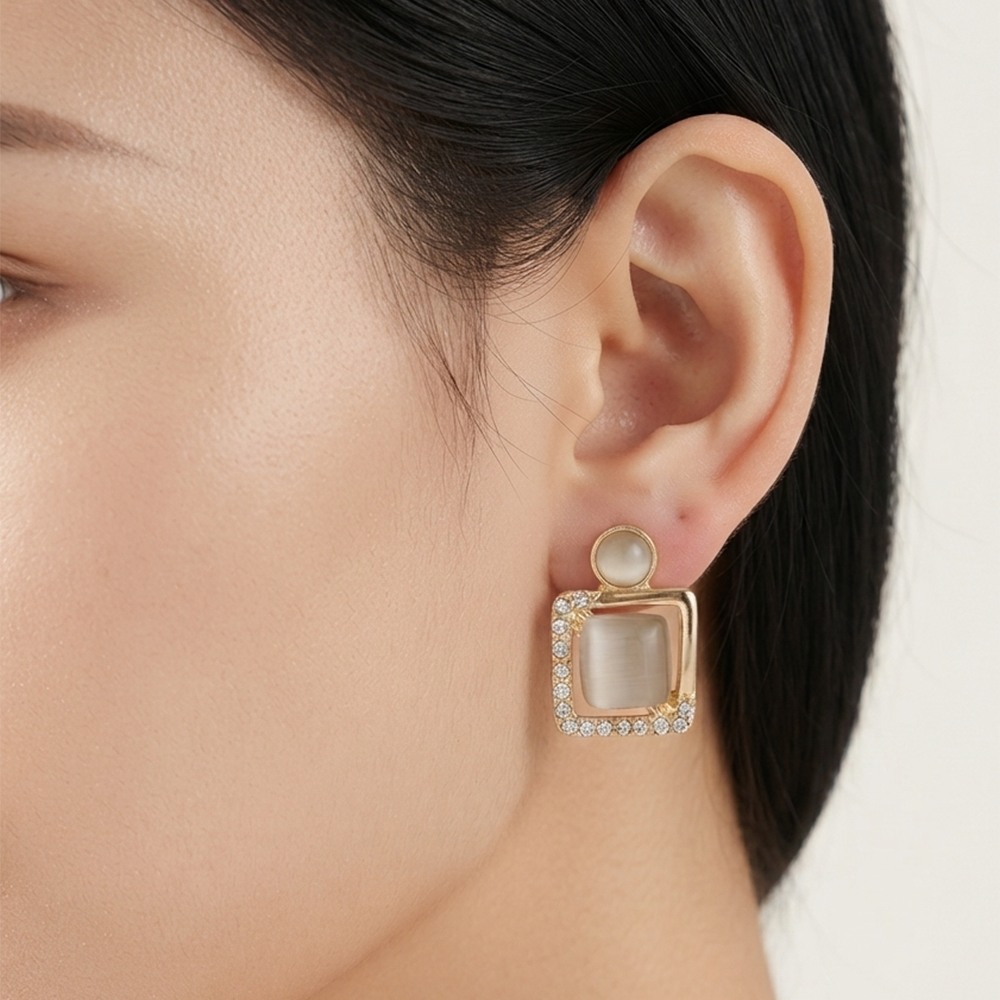 JewelMaze Exclusive Gold Plated Crystal Stone Elegant Earrings