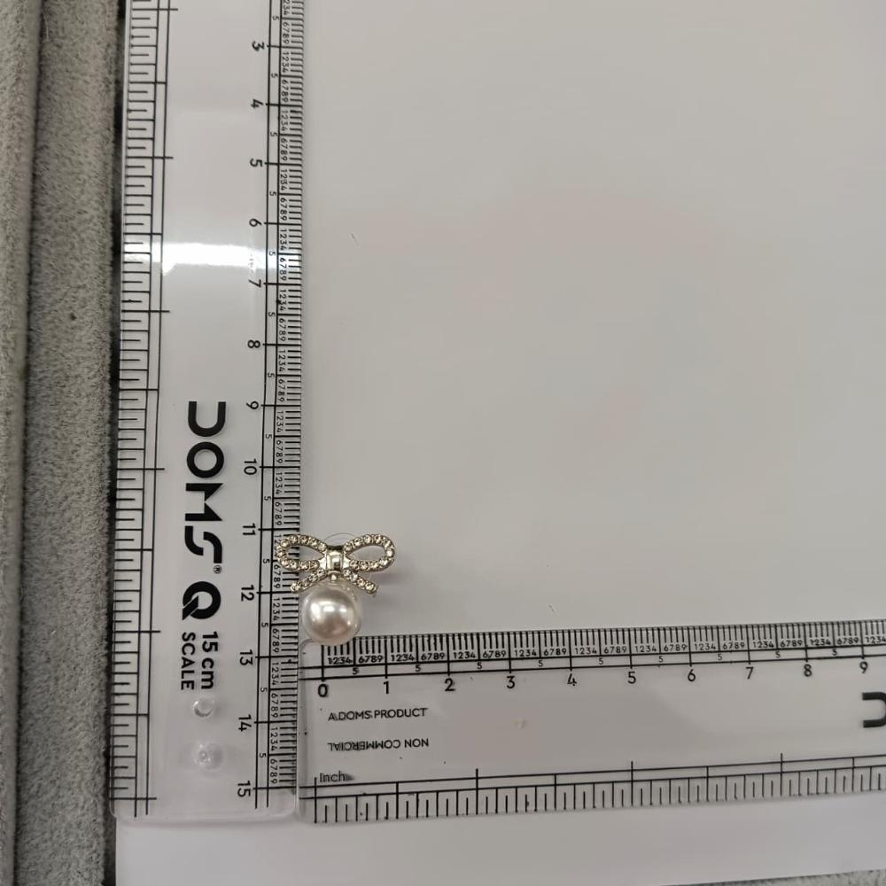 JewelMaze Silver Plated Bow Shape Austrian Stone & Pearl Stud Earrings for Women