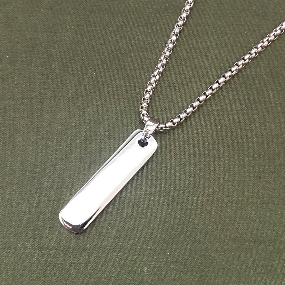 JewelMaze Silver Plated Chain Pendant