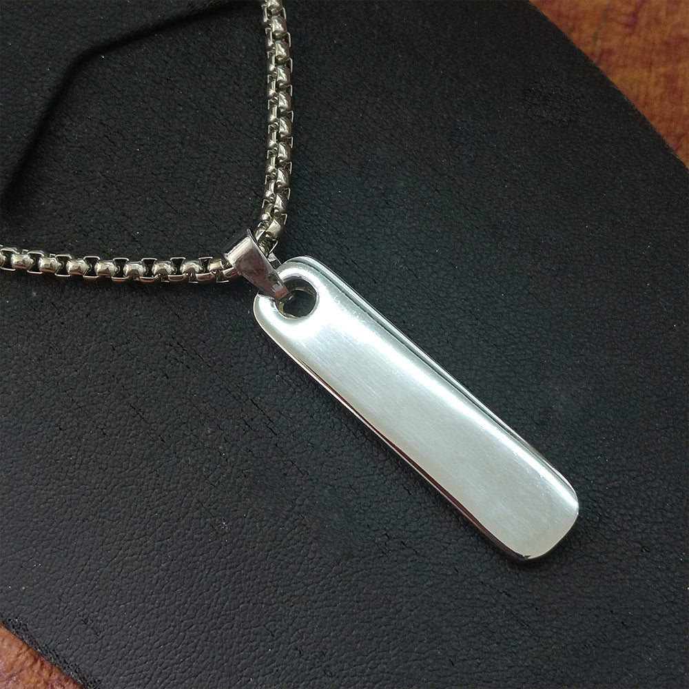 JewelMaze Silver Plated Chain Pendant