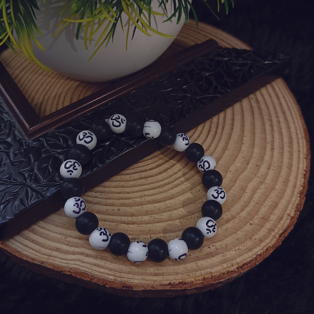 JewelMaze OM White And Black Beads Bracelet
