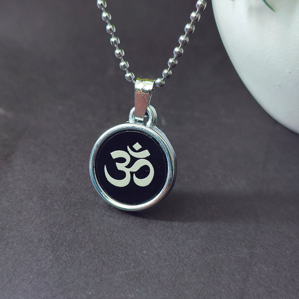 JewelMaze OM Chain Pendant For Men