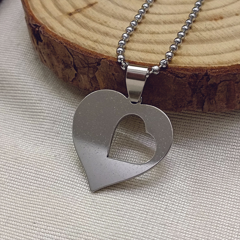 JewelMaze Heart Shaped Chain Pendant For Men And Women