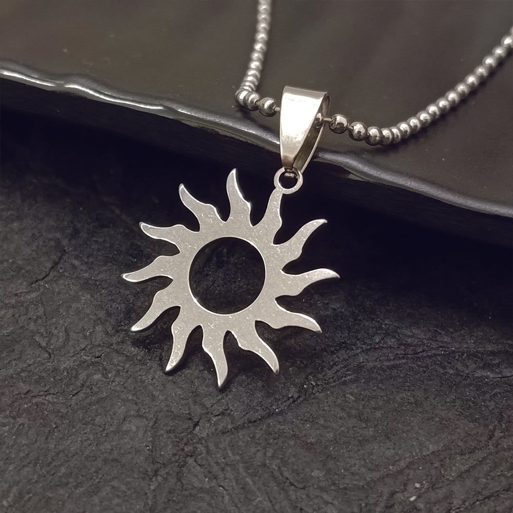 JewelMaze Sun Chain Pendant For Men And Women