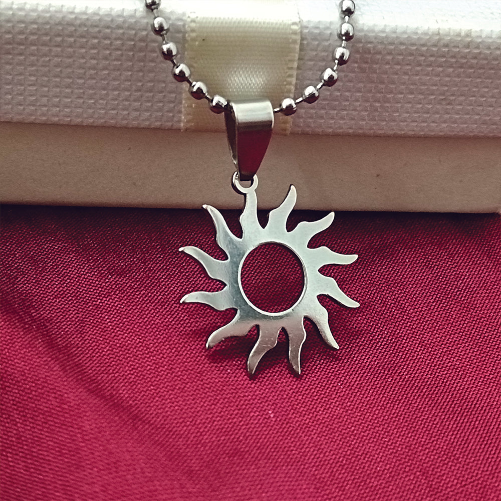 JewelMaze Sun Chain Pendant For Men And Women