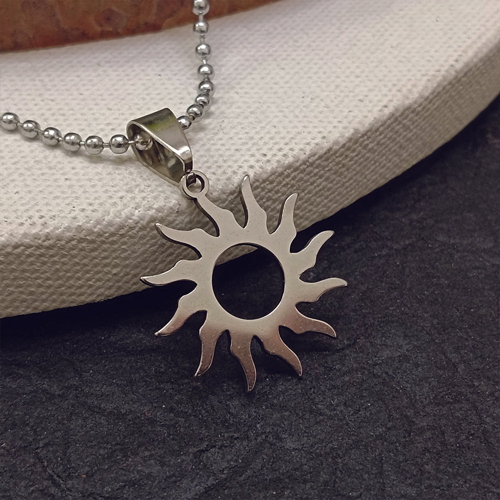 JewelMaze Sun Chain Pendant For Men And Women