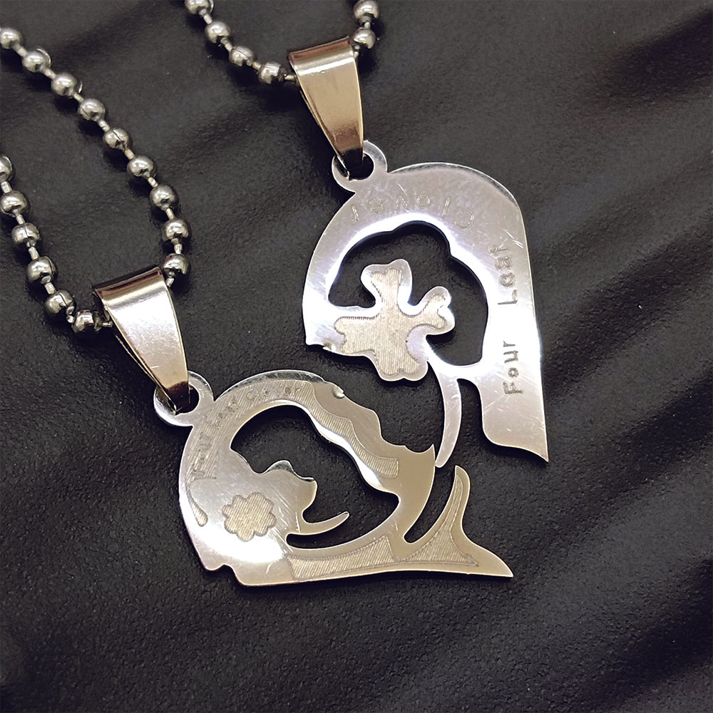 JewelMaze Heart Four Leaf Love Chain Pendant- 1404886