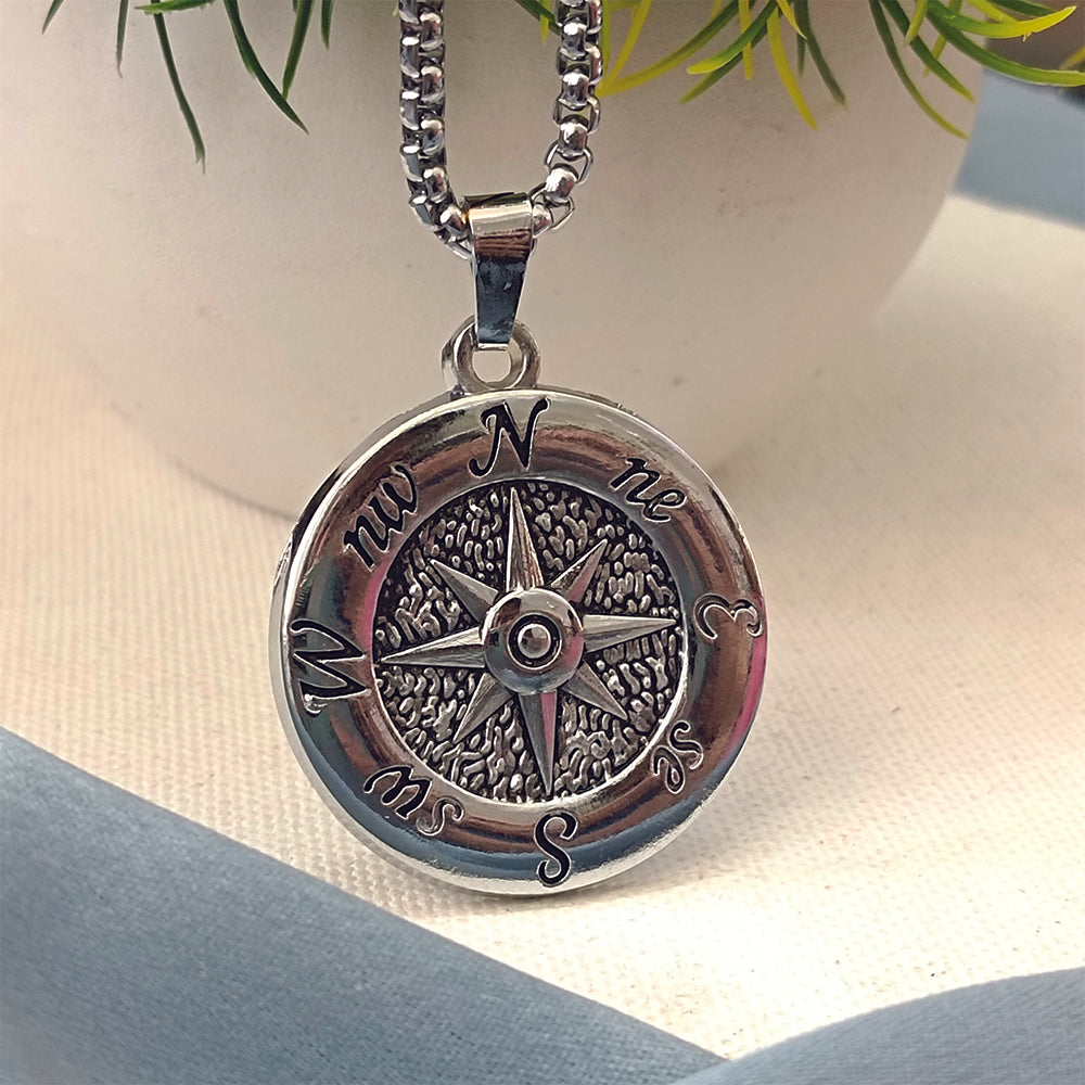 JewelMaze Modern silver-toned compass Pendant Necklace for Men