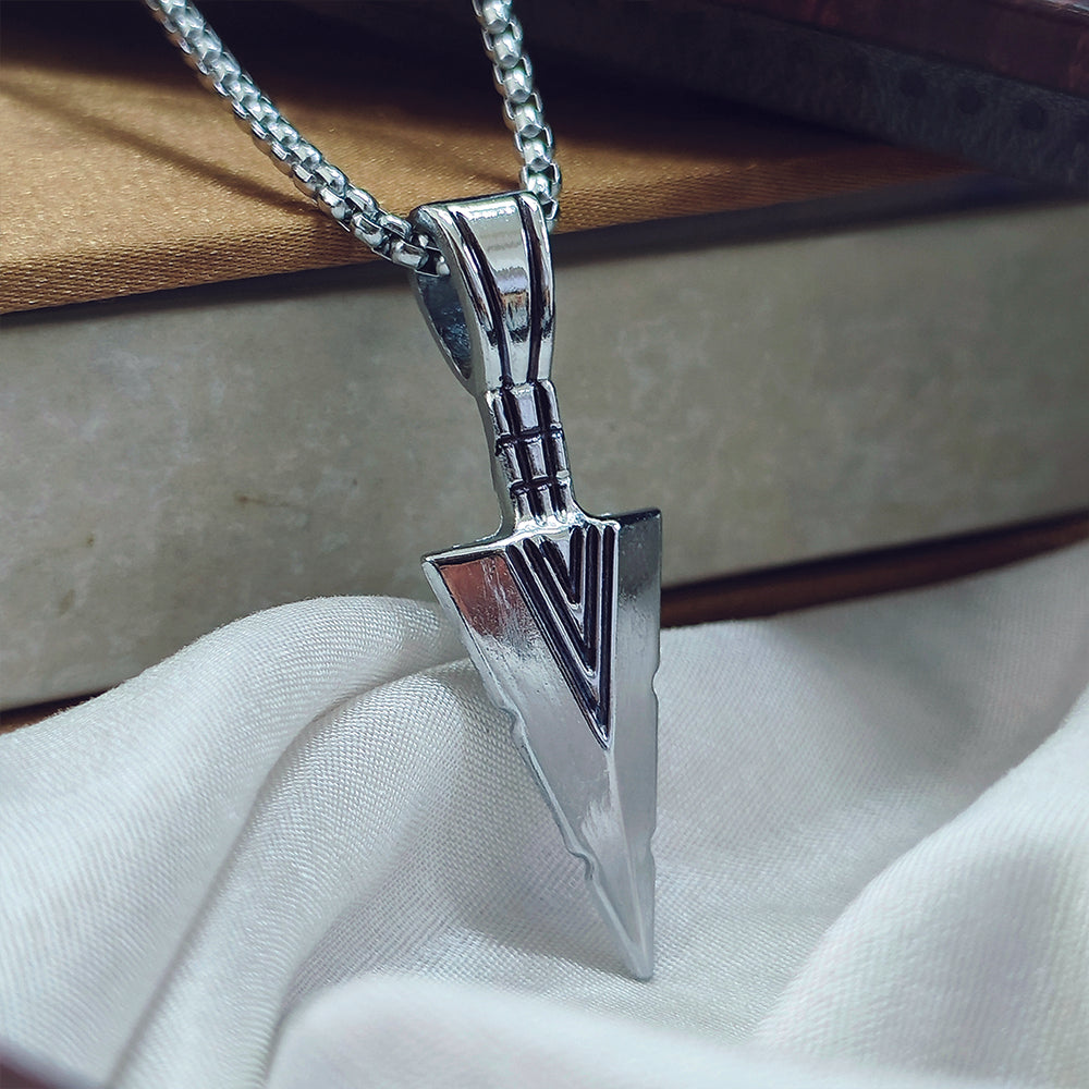 JewelMaze Beak design pendant chain for men