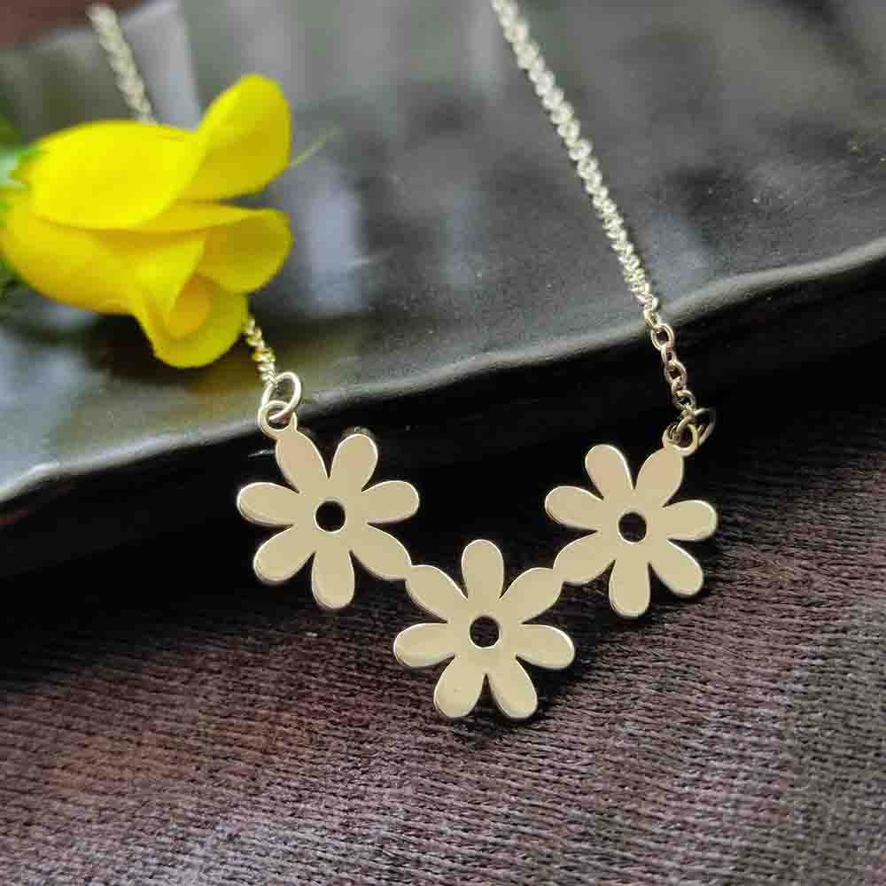 JewelMaze Flower Shape Chain Pendant - 113114612RG