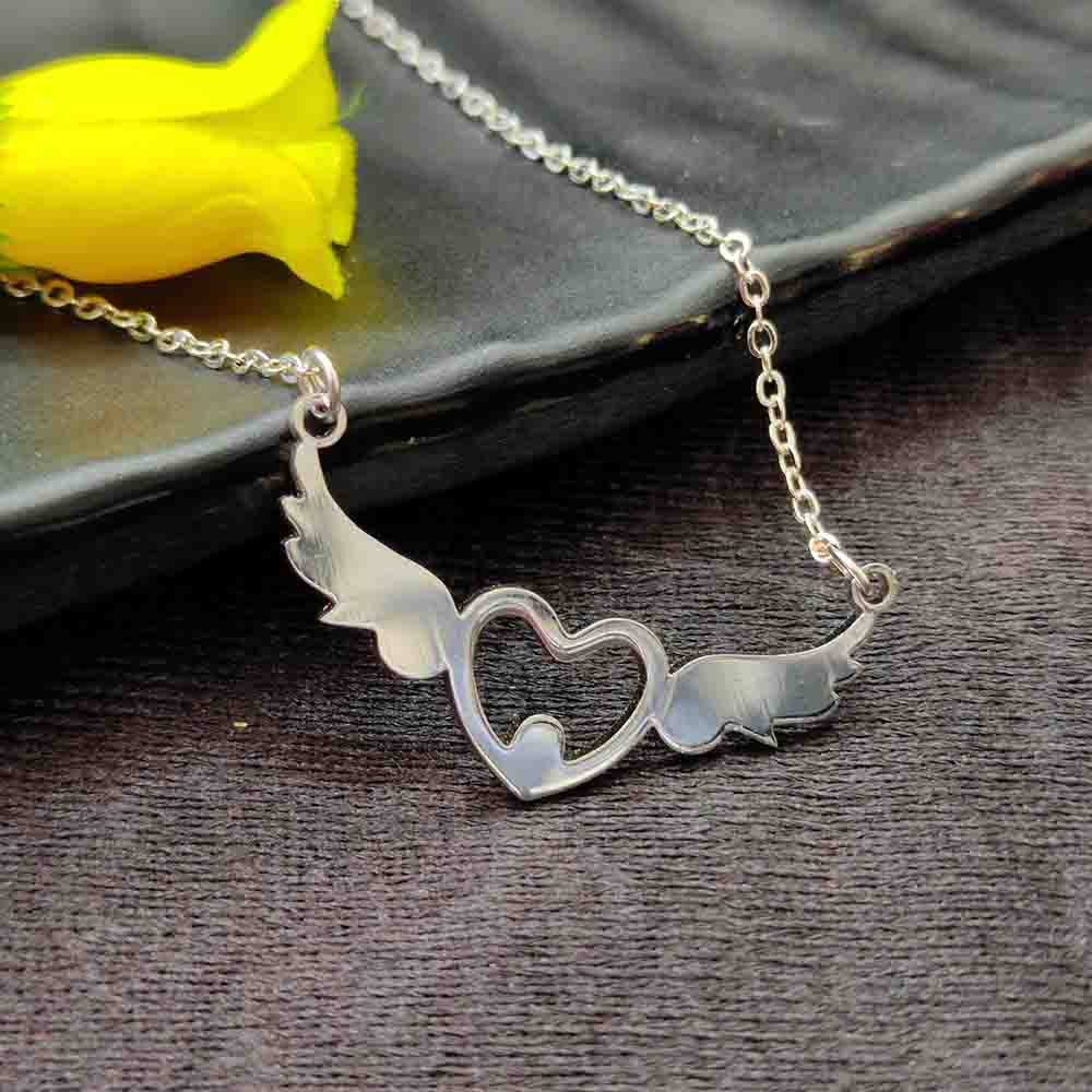 JewelMaze Heart Wings Chain Pendant