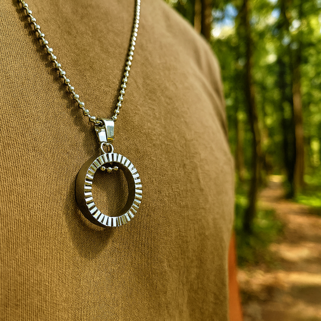 JewelMaze Round Shape Circle Ring Chain Pendant