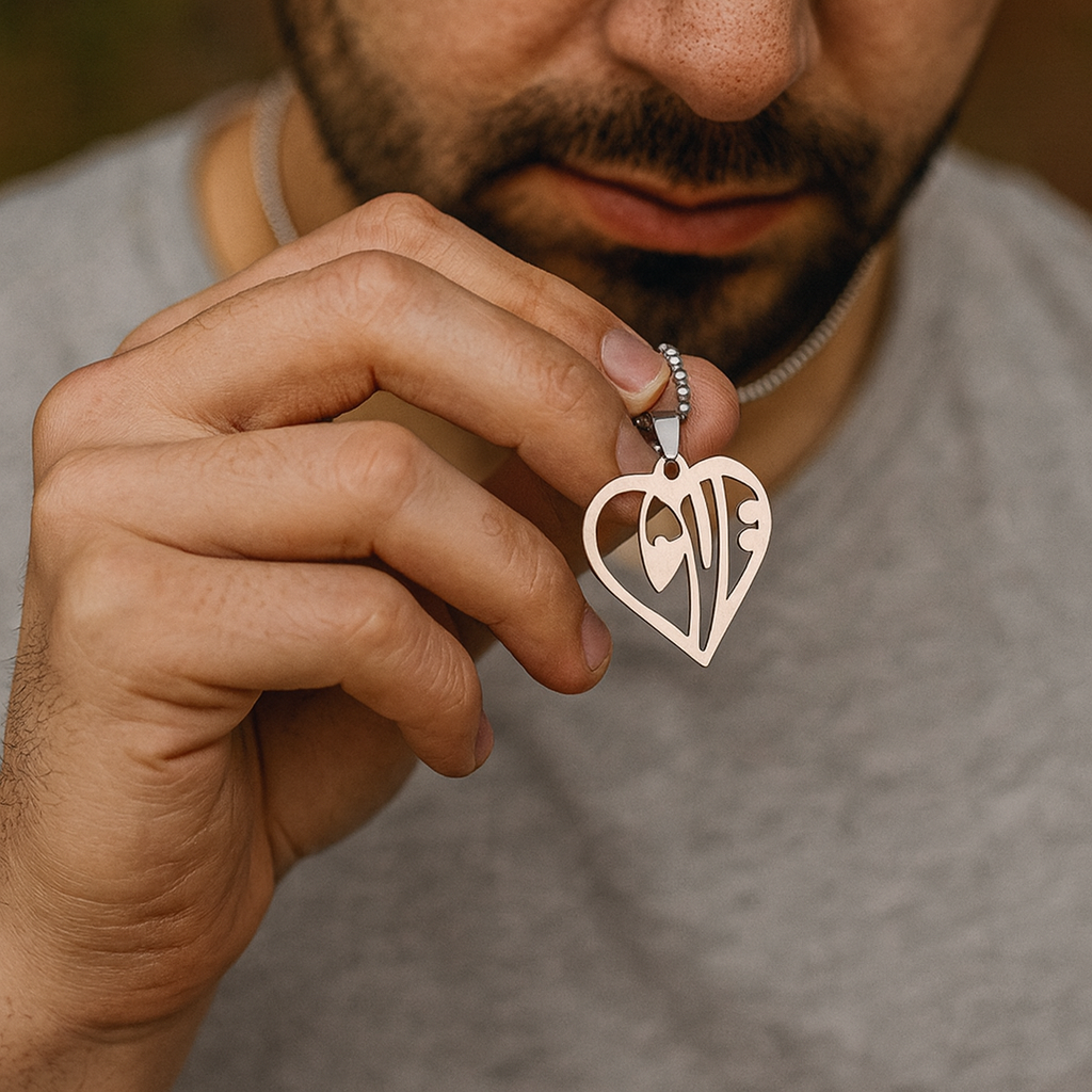 JewelMaze Heart Shaped Love Chain Pendant