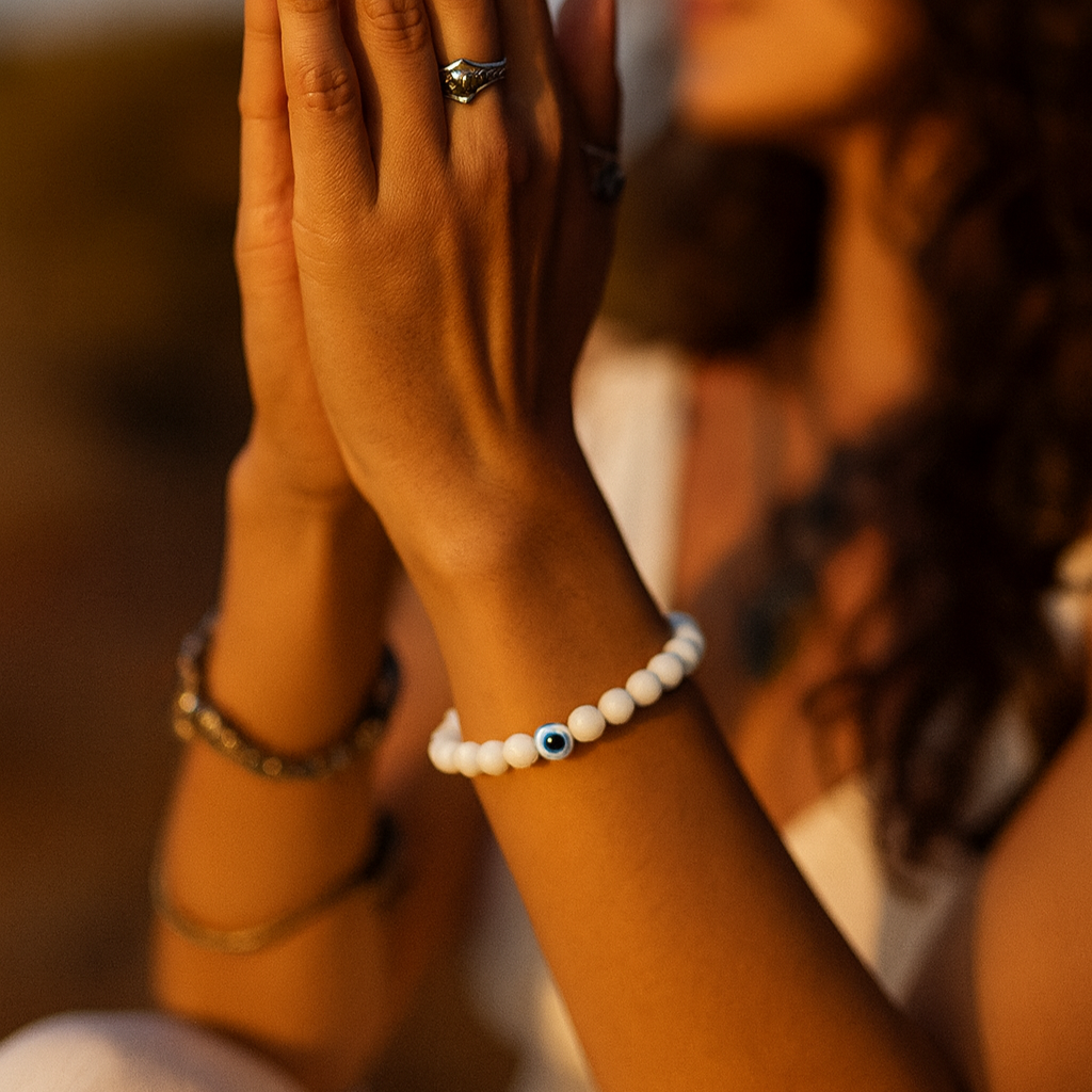 JewelMaze Evil Eye White Beads Bracelet - 1404755